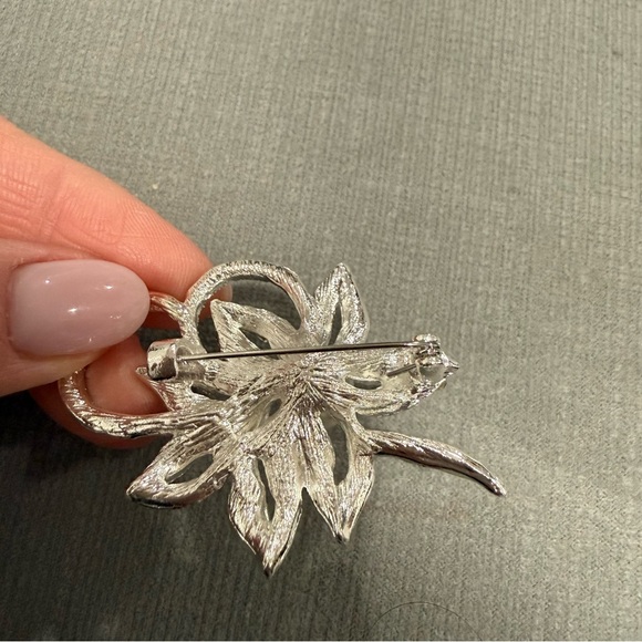 Crystal Flower Brooch Pin with Pearl Center | Rhinestone Floral Scarf Pin
